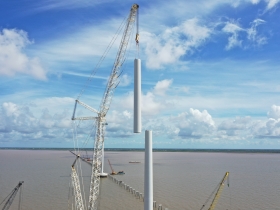 Trên công trường nhà máy điện gió Sóc Trăng 7 đầu tháng 8