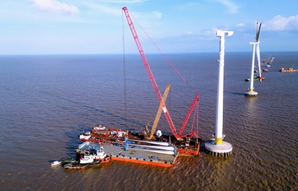 The First Two Wind Turbine Towers Rise Above the Waves – Soc Trang 7 Enters a New Phase of Acceleration